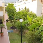 Modern 2 Bedroom Penthouse With Huge Private Roof Top Terrace,Free Parking And Free Wifi