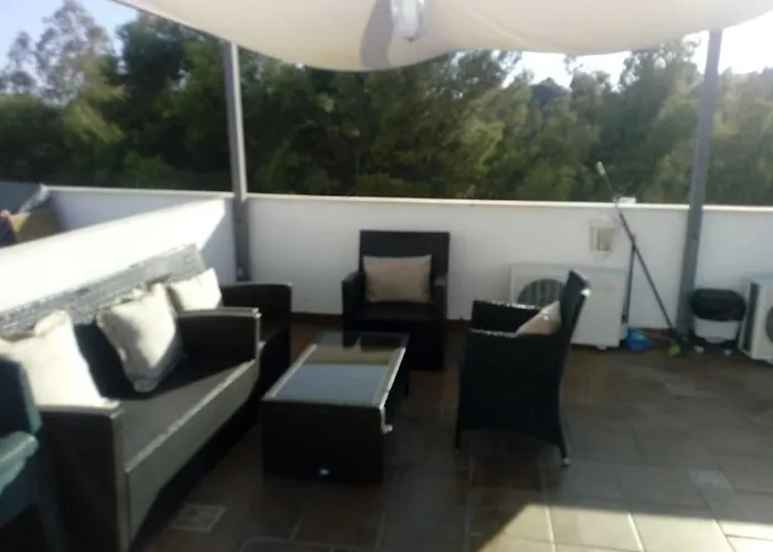 Modern 2 Bedroom Penthouse With Huge Private Roof Top Terrace,Free Parking And Free Wifi