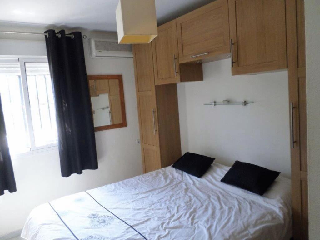 Modern 2 Bedroom Penthouse With Huge Private Roof Terrace,free Parking And Free Wifi Apartamento